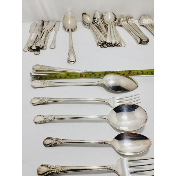 WM Rogers Silverware Flatware Set Of 80 Pieces With Harmony House Case - Picture 3 of 12